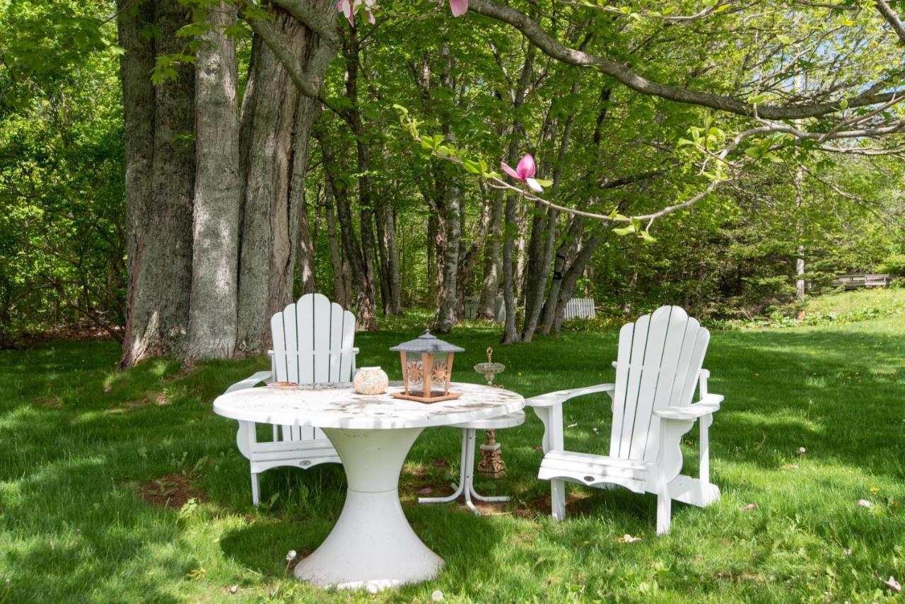 Chez Nous Bed & Breakfast *